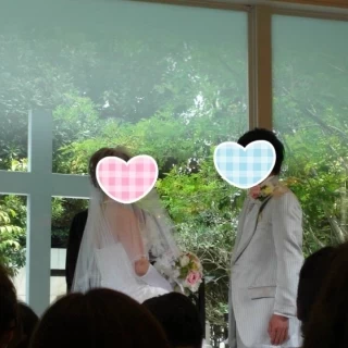 窓があり緑と泉みたいなものがあり綺麗でした