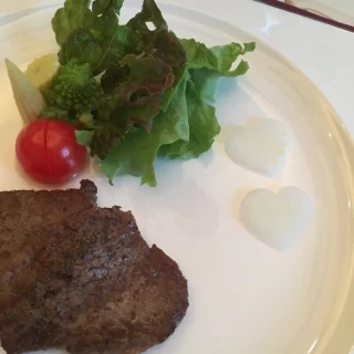 ゲスト期待のお肉。国産牛、美味しかった〜！！