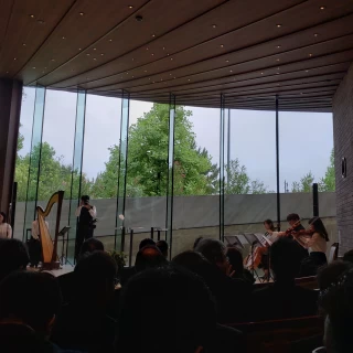 チャペルで楽器の生演奏