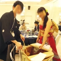 1卓づつお酒を配布します