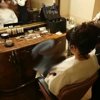メイクはこちらで行いました