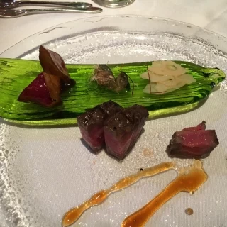 メインの肉料理