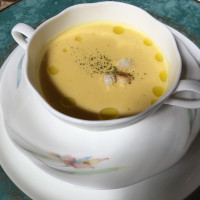 地元の食材を使ったスープ