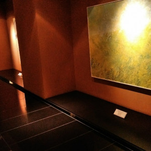 会場に続く廊下です。絵画など展示されていて楽しめました。|478678さんのホテルグランヴィア京都の写真(1107228)