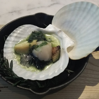 ニンニクバターが効いてて美味しかったです。