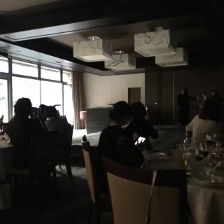 和モダンな披露宴会場