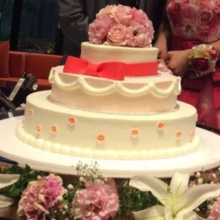 新婦がこだわったオリジナルケーキ