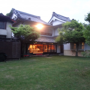 洋風ガーデン。ここで和菓子ビュッフェや洋風の挙式をします。|479164さんの京都洛東迎賓館の写真(497589)