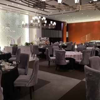 スタイリッシュな会場