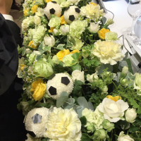 リクエストしてサッカーのお花を入れてもらいました。