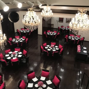 新郎新婦が大階段から降りてくるときの眺め。|479910さんのジュリア ウエディングステージ(julia wedding stage)（ウエディング取扱終了）の写真(510723)