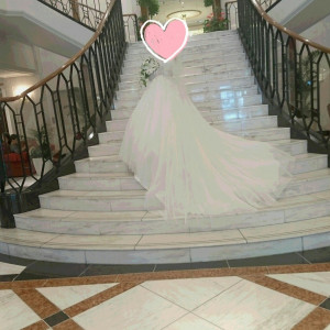 ロビー階段に、ドレスのトレーンが良く映えます。|480190さんのホテル日航プリンセス京都の写真(508202)