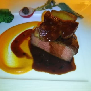 メインの肉料理