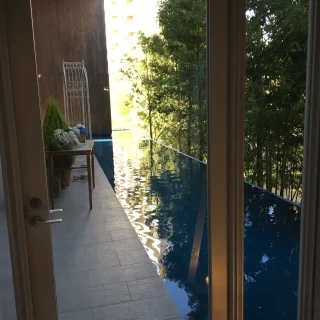 披露宴会場横のプール