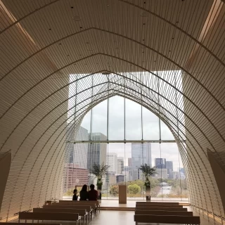 繭をモチーフにしたチャペル