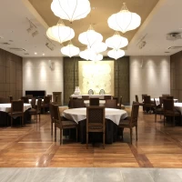 シンプルで落ちついた雰囲気の会場でした
