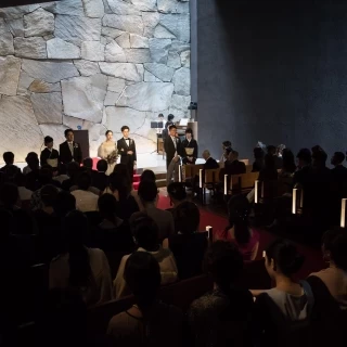 100名でもゆったりチャペル