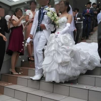 フラワーシャワー
ガーデンへと続く階段