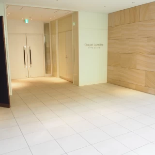 チャペル入り口。この奥にもう一つ扉があります。