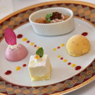 デザートもウェディングケーキも皆さん完食いただけました