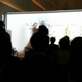 ちょっと逆光になってしまっていますね。挙式時間を選ぶかも！