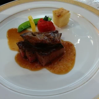 お肉が絶品です。
フォアグラ付き。
料理は全部美味しい。