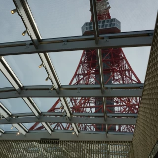チャペルから東京タワーが見えます