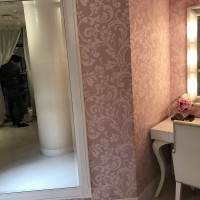 ピンクのブライズルーム。