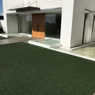 外側です。フラワーシャワーに最適です。