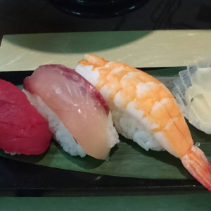 一口サイズの握り寿司が美味しい|482921さんの盛岡八幡宮の写真(520980)