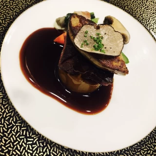 お肉料理。