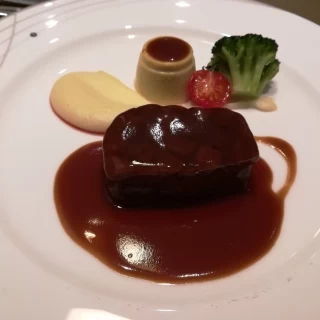 メインの肉料理