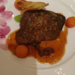メイン牛肉