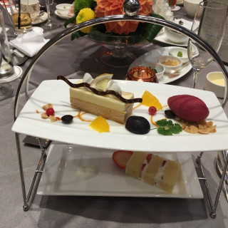 デザートのケーキ。
見た目からすごくオシャレでした。