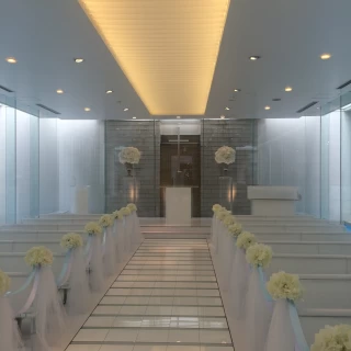 チャペル入り口から祭壇を見た景色です。