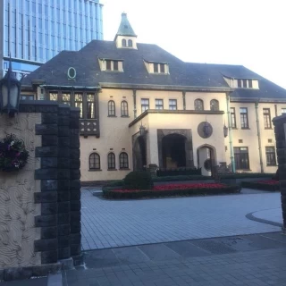 冬でも花壇にはお花が必ず咲いています