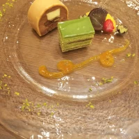 試食で頂いたケーキです