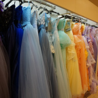 TAKAMIブライダルと提携していて種類や色が豊富なドレス。