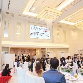 モニターは、会場を明るくしている状態でも見られます！