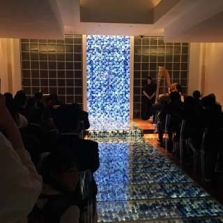 入場前