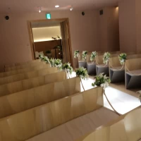 シンプルで主役の二人が一番輝けると思います