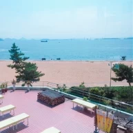 披露宴会場から海が見えます