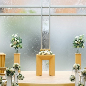 チャペル（祭壇部）|484338さんの小さな結婚式 神戸西宮店（サンパレス六甲）の写真(551147)