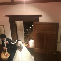 入場口付近です。
写真は2次会おみおくりの時