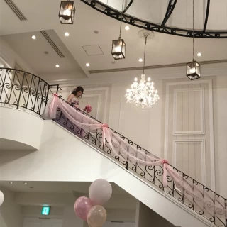お色直しは披露宴会場の階段を使いました