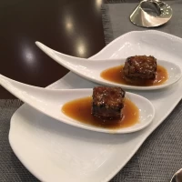 メインの肉料理の試食