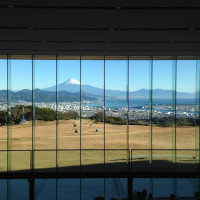 ホテルロビーから見える富士山？