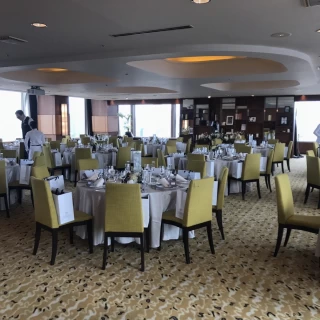 100人もはいる広々とした披露宴会場です