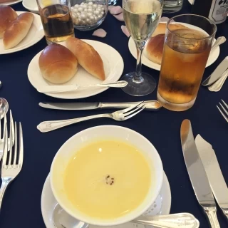 スープとパンがでました