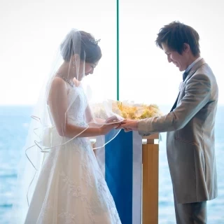 海が一望できるチャペル
